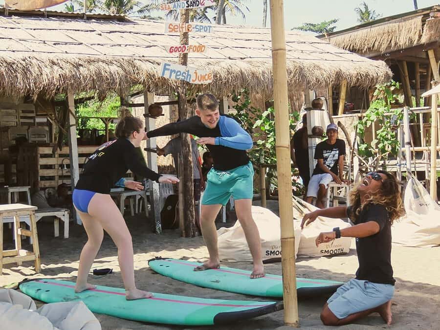 ULUWATU SURFING LESSON FOR ALL LEVELS - Entering the Water