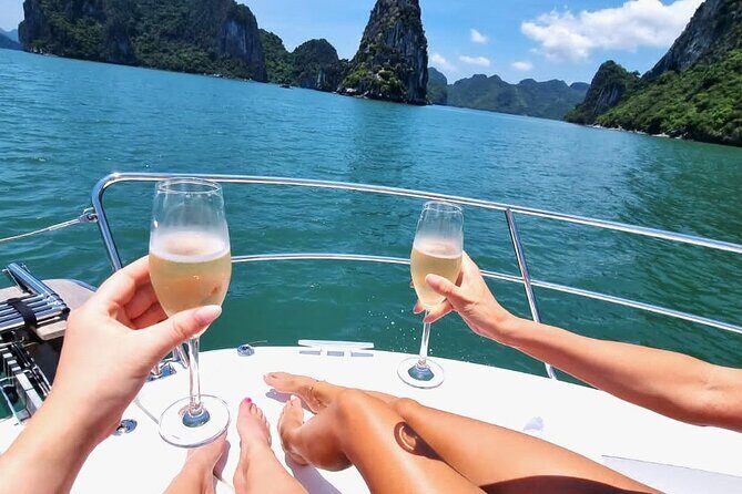Unforgettable Moments: Private Yacht Explore Sunset Halong Bay - The Experience Level and What’s Included