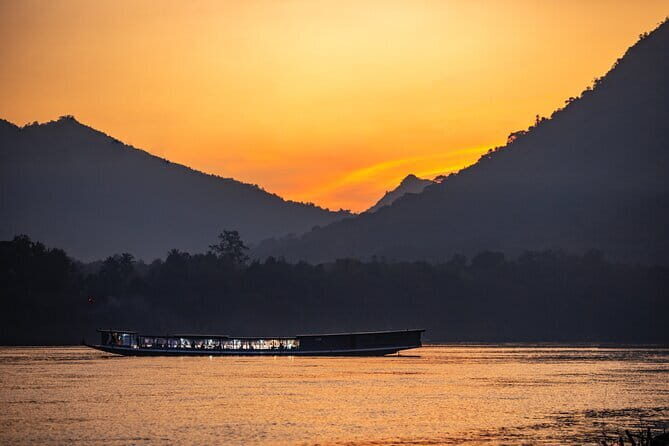 Unwind with a Sunset Cruise on the Mekong River - The Food and Refreshments