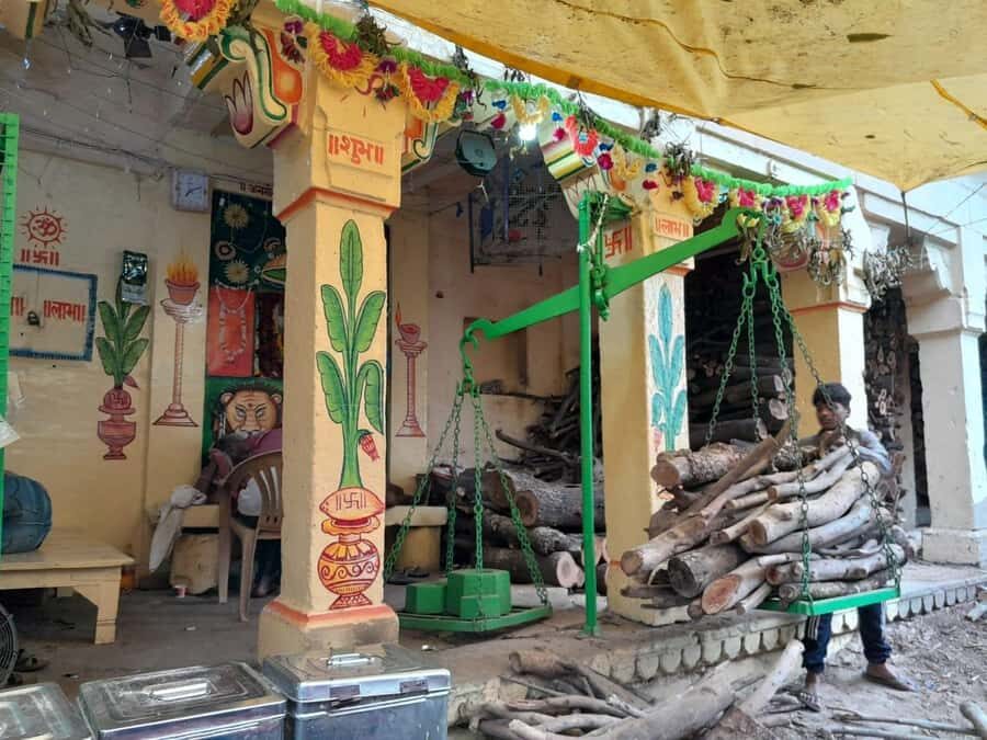 Varanasi Eternal Fire Walk: Harischandra to Manikarnika Ghat - A Closer Look at the Itinerary