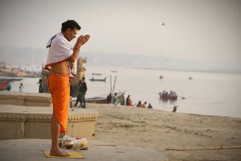 Varanasi: Half-Day City Tour & Evening Aarti with Boat Ride - Practical Details and Tips