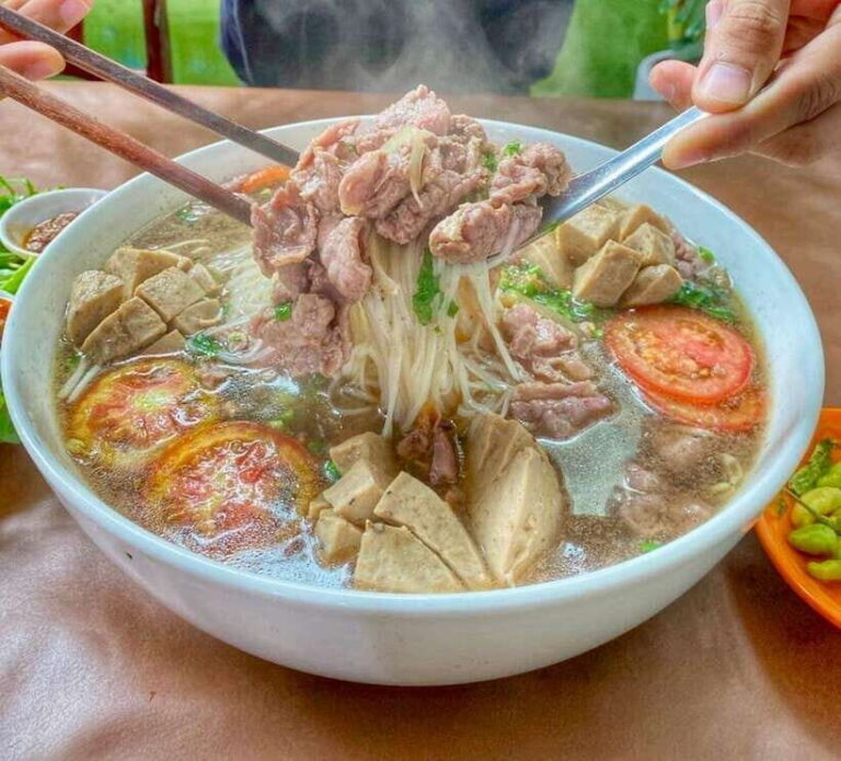 Vientiane classic Food tour ( Included Food ) - Detailed Breakdown of the Itinerary