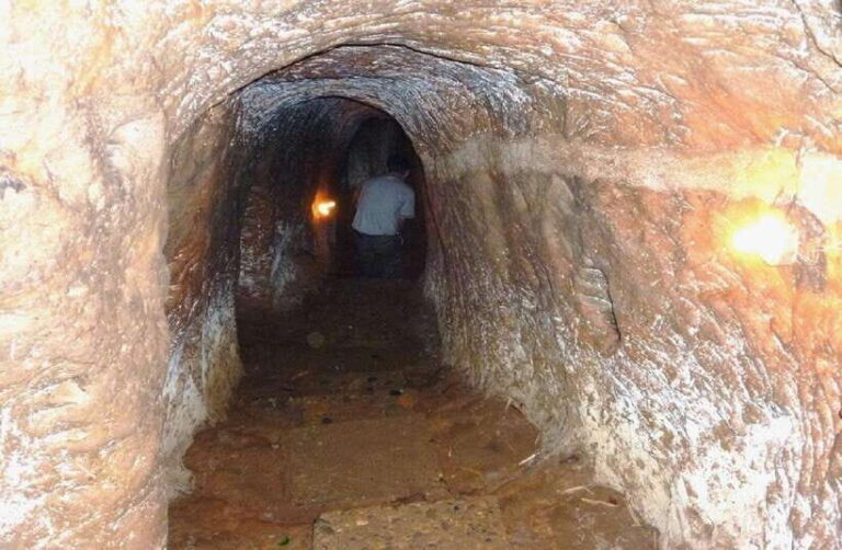 Vinh Moc Tunnels & Khe Sanh DMZ Tour from Hue or Phong Nha - Authentic Experiences and Guide Highlights
