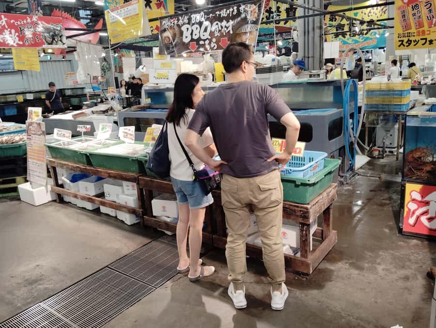 Wakayama: Explore Japans Seafood Culture at Toretore Market - An In-Depth Look at the Toretore Market Tour