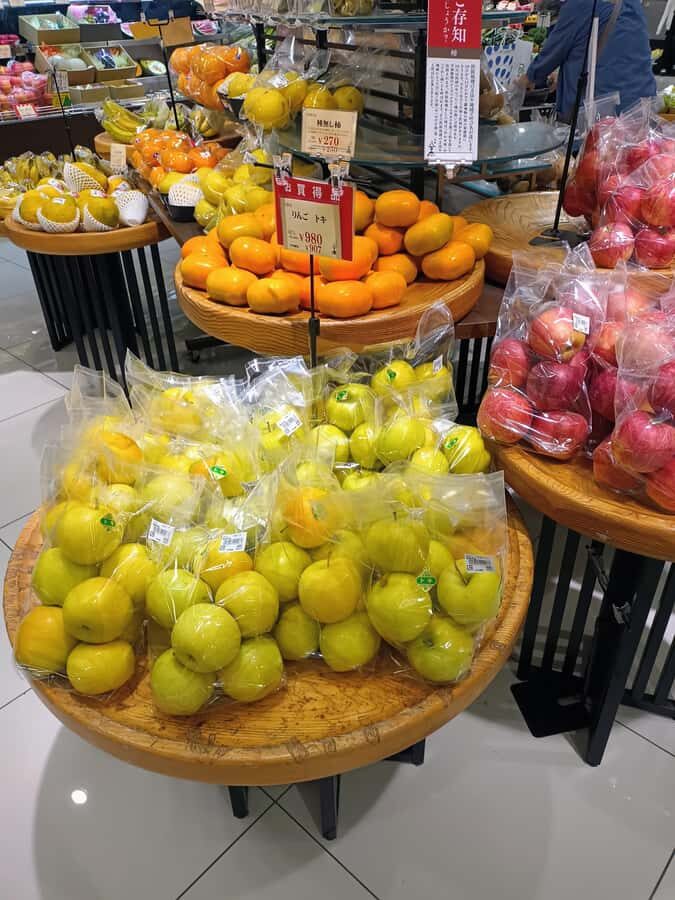 Wakayama: Station Food Hall Support with Local Guide - What to Expect at Each Stop