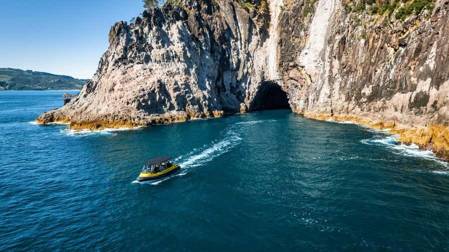 Whitianga: 2-Hour Cathedral Cove and Volcanic Coast Cruise - The Authentic Experience of Mercury Bay by Boat