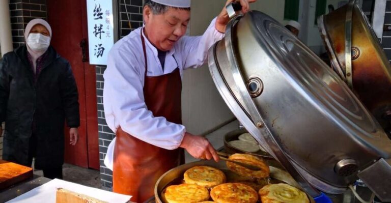 Xi'an: Full-Day Terracotta Warriors & Local Food Tour - Exploring the Terracotta Warriors