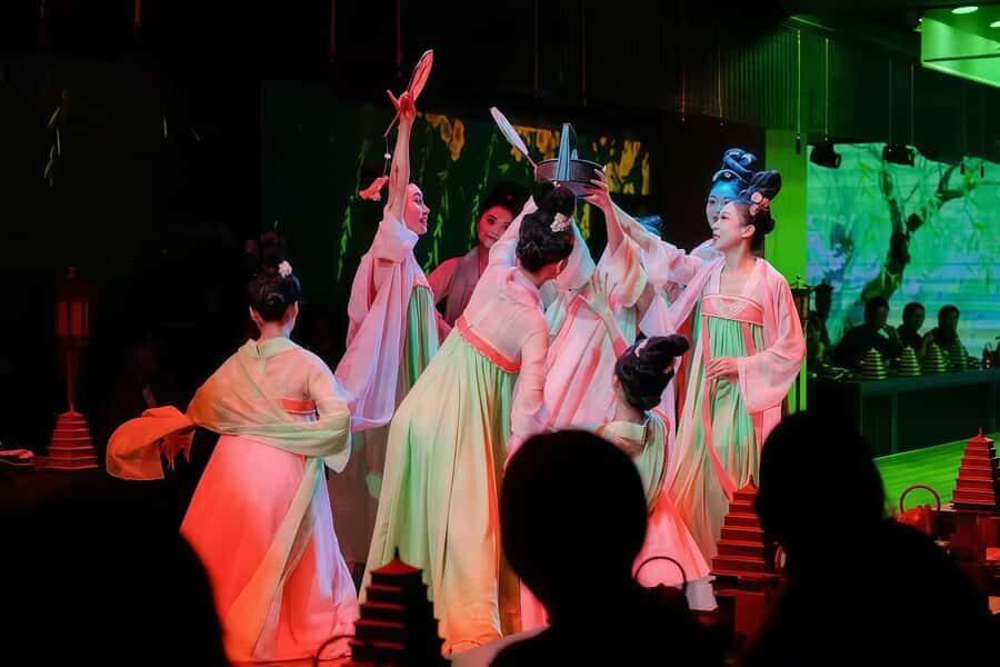 Xi'an: Tang Dynasty Banquet with Hanfu Experience - A Deep Dive into the Tang Dynasty Banquet Experience
