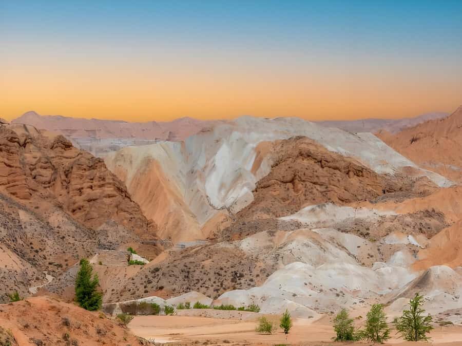 Xining: Ashigong Colorful Peaks & Yellow River Day Trip - Who Should Consider This Tour?