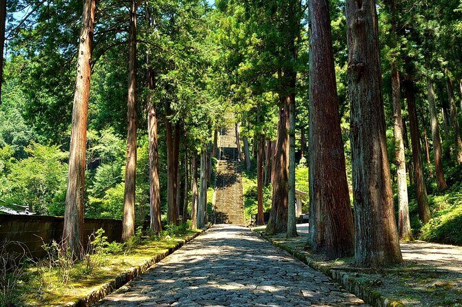 Yamanashi: Minobusan, Japans Sacred Mountain of Faith - The Experience: Deepening Your Connection with Faith and Landscape