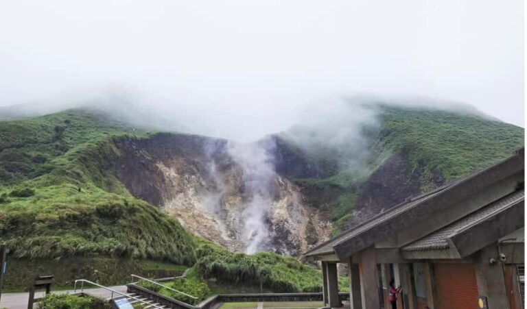Yangmingshan & Beitou Geothermal Wonders Day Tour - Why Choose This Tour?