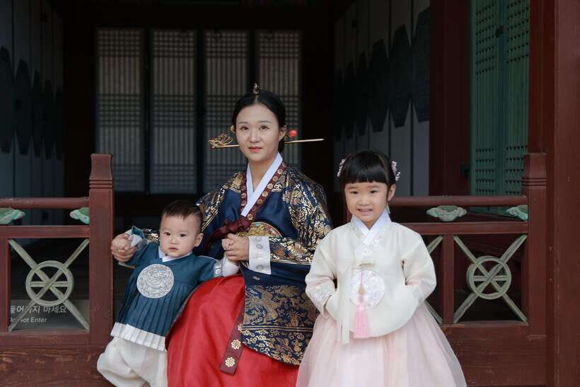 YEINBANG Men's k-drama hanbok rental - Location and Accessibility