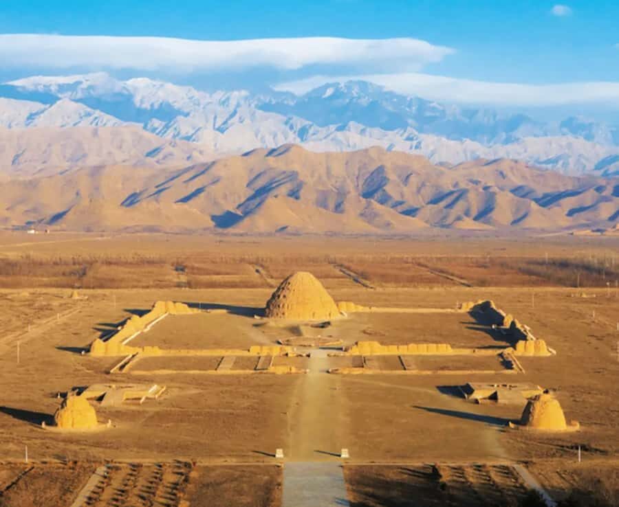 Yinchuan: Western Xia Tombs & Helanshan Rock Paintings Tour - Who Should Consider This Tour?