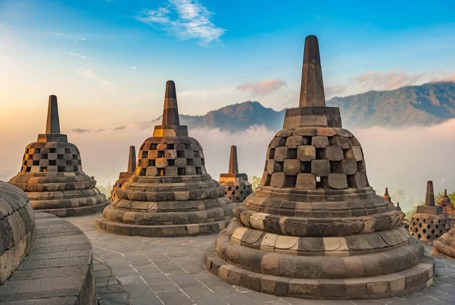 Yogyakarta: Borobudur climb up and Prambanan Temple Tour - What’s Included and Practical Details