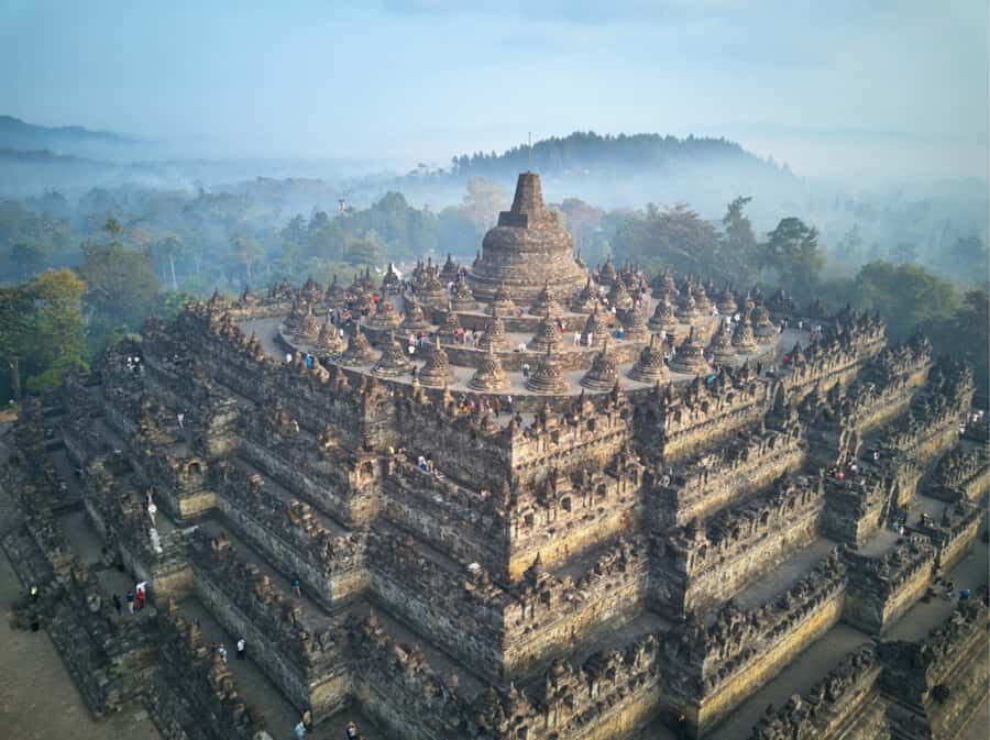 Yogyakarta: Borobudur Climb-Up & Prambanan Temple Tour - Detailed Itinerary Breakdown