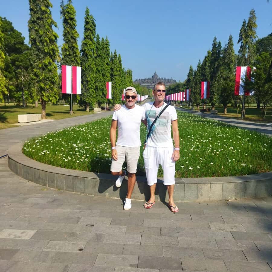 Yogyakarta: Borobudur ClimbUp & Prambanan with Sunset Option - The Sunset at Prambanan: A Truly Enchanting Moment