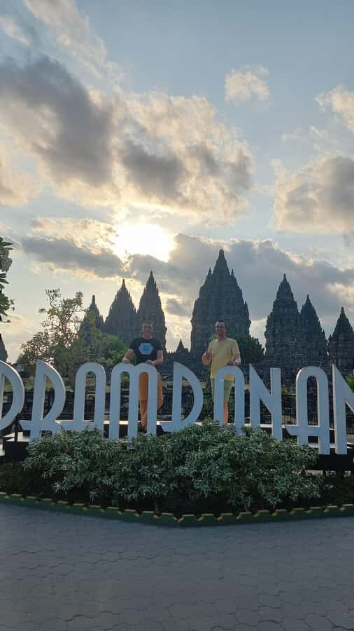 YOGYAKARTA . BOROBUDUR ( guarantee ) CLIMB UP AND PRAMBANAN - Exploring the Tour Experience