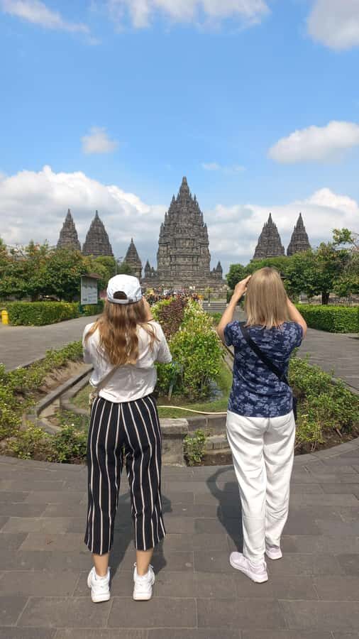 YOGYAKARTA . BOROBUDUR ( guarantee ) CLIMB UP AND PRAMBANAN - The Itinerary: What to Expect