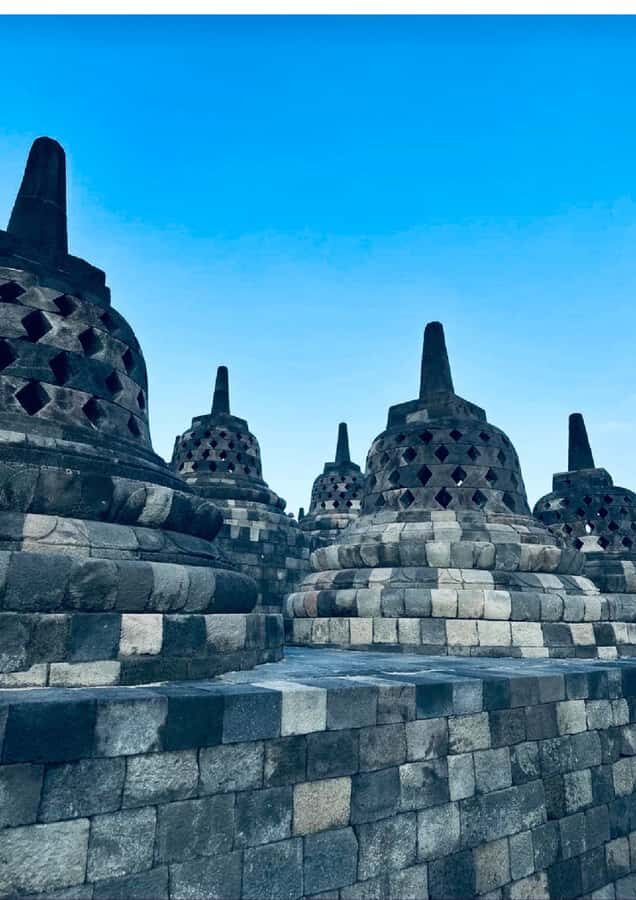 Yogyakarta: Borobudur Prambanan Temple Tour and Entry Ticket - Exploring Borobudur: The Magnificent Buddhist Wonder