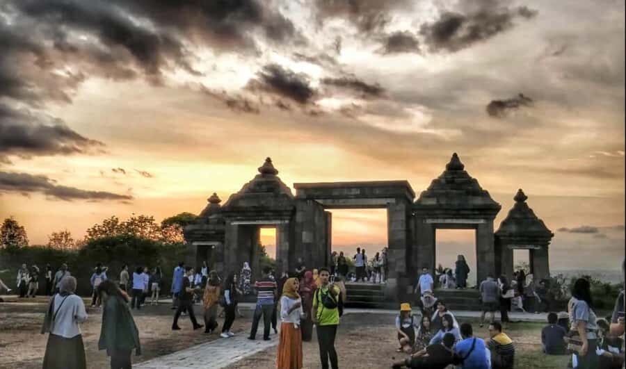 Yogyakarta: Borobudur Sunrise, Candi Boko & Coffee Tour - Exploring Borobudur at Dawn: An Unforgettable Experience