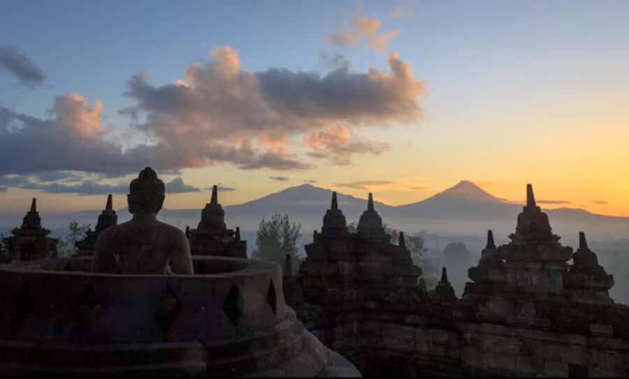 Yogyakarta: Borobudur Sunrise inside the temple & prambanan - What Makes This Tour Stand Out?