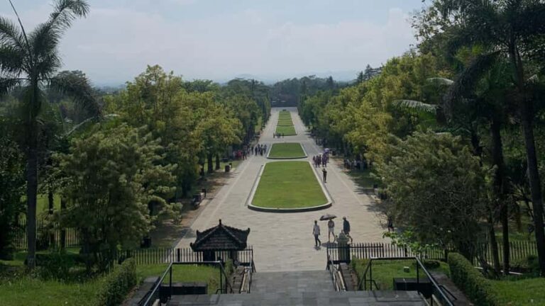 Yogyakarta: Borobudur Temple Tour with Hotel Pickup - Why Choose the Borobudur Temple Tour?