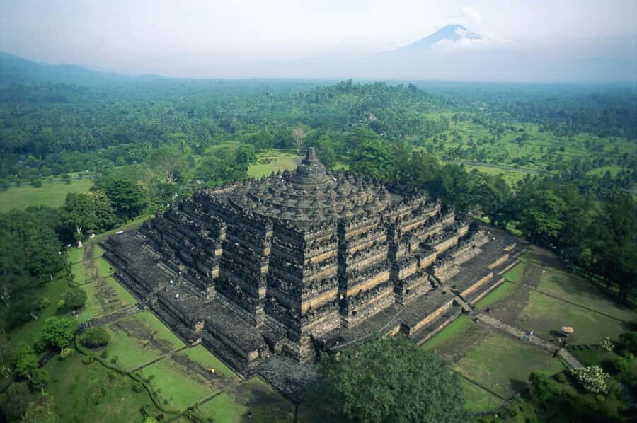 Yogyakarta : Borobudur(climb up temple) & sunrise mt merapi - Discovering the Magic of Borobudur