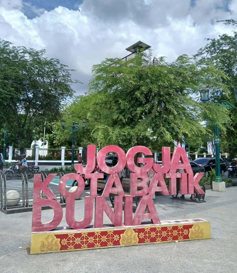 Yogyakarta: City Tour with Palace, Batik, and Keris - What Makes This Tour Stand Out?