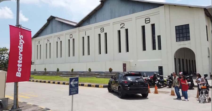 Yogyakarta: De Tjolomadoe & Vredeburg Fort Museum Tour - Practical Aspects and Tour Experience