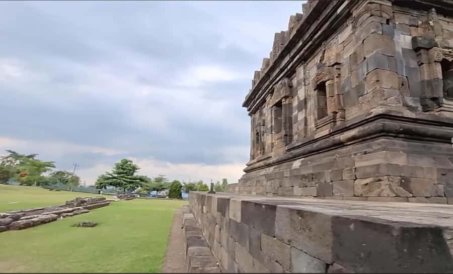 Yogyakarta: Ijo Temple Sunrise and Breakfast Tour - Why This Tour Offers Great Value