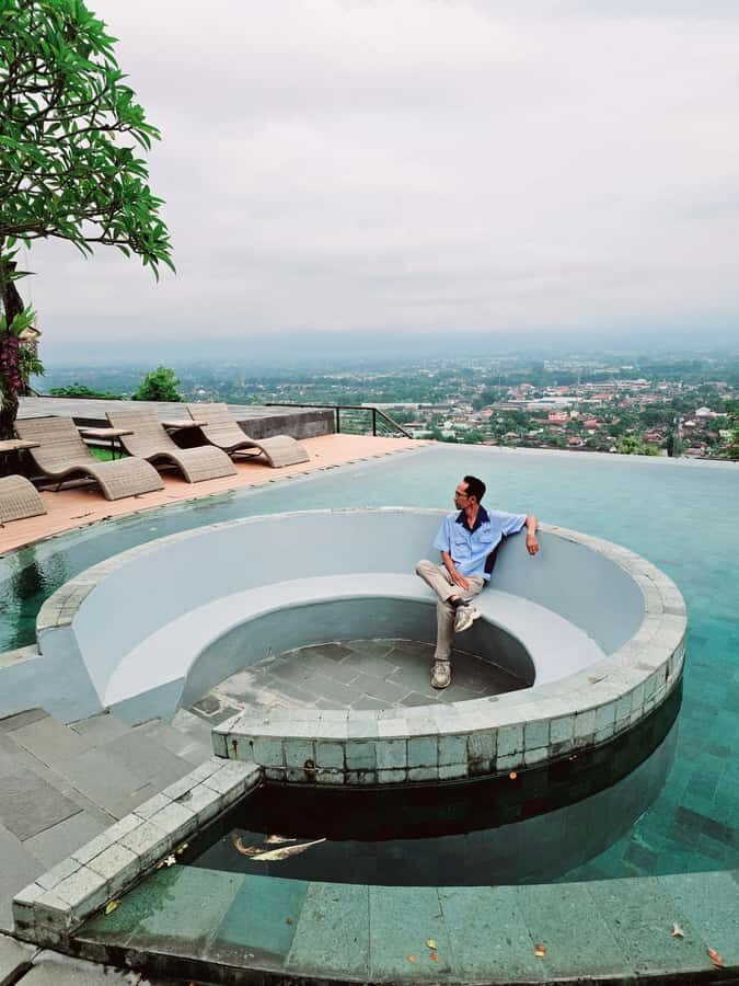 Yogyakarta: Instagrammable Cafes with Temple & Volcano View - Exploring the Itinerary: Scenic Café Breaks and Iconic Temples