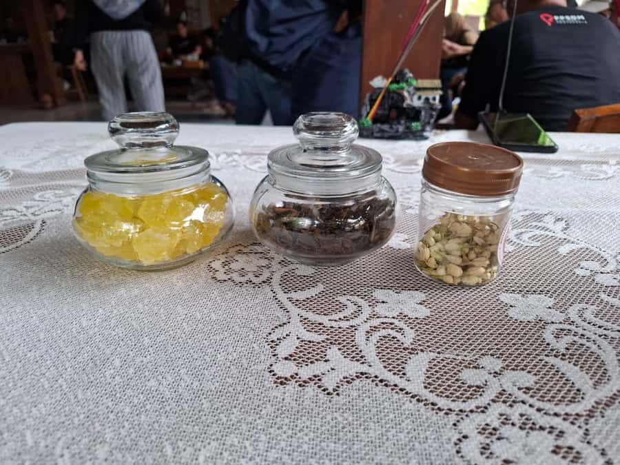 Yogyakarta: Javanese Tea Ceremony in Patehan Noble Residence - Deep Dive into the Javanese Tea Tradition