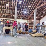 Yogyakarta/Magelang: Selogriyo Temple and Weaving Tour - Detailed Review of the Experience