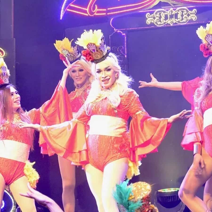 Yogyakarta: Malioboro Cabaret & Classical Dance Show Tickets - Guided Walk and Cultural Atmosphere