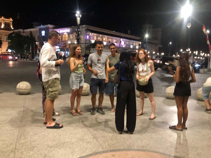 Yogyakarta: Malioboro Street Night Tour with Food Tasting - The Itinerary in Detail