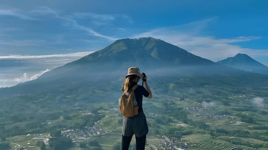Yogyakarta: Mount Andong Guided Hike with Transport - The Hike and the Summit Experience
