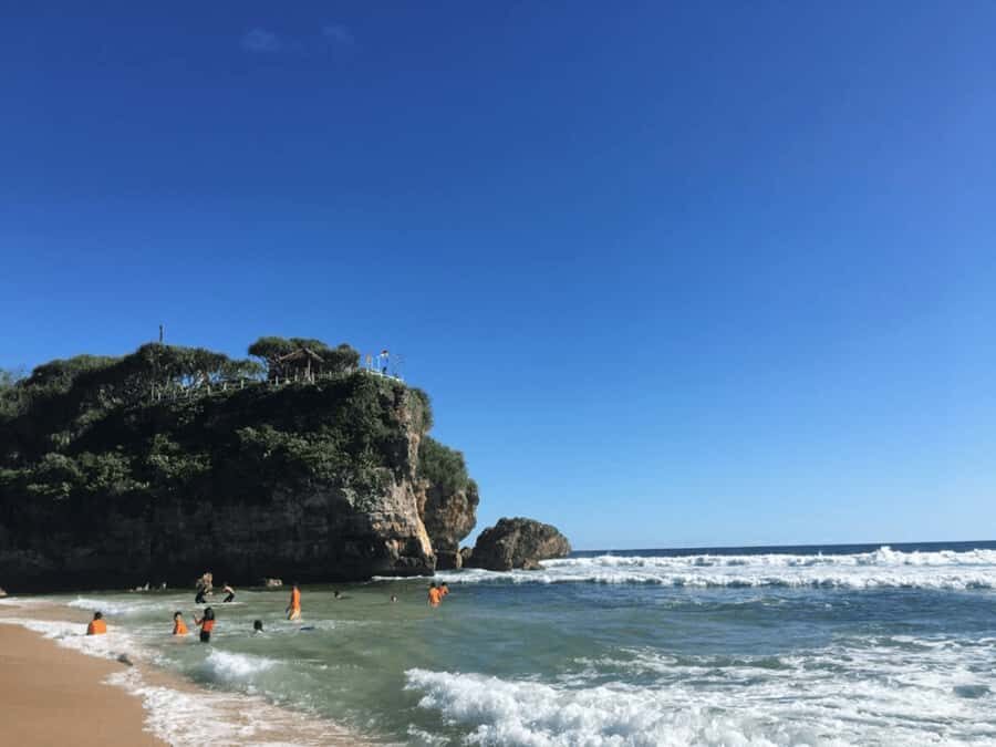 Yogyakarta: Pindul Cave, River Tubing & Drini Beach Tour - Itinerary Breakdown