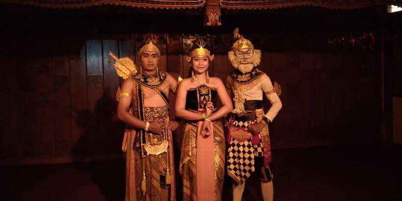 Yogyakarta: Prambanan Temple - Ramayana Ballet Performance - Dining Break at a Local Restaurant