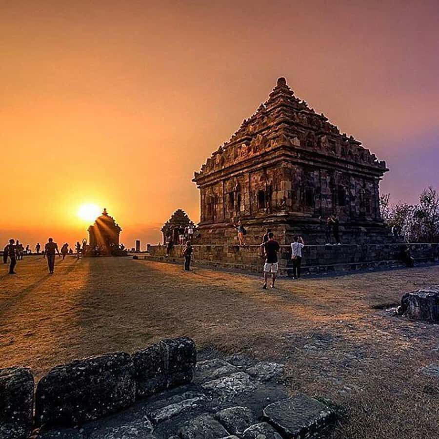 Yogyakarta: Prambanan Temple Tour and Golden Sunset - What Makes This Tour Stand Out