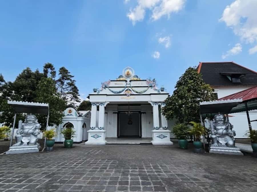 Yogyakarta Private Tour Prambanan Temple and Sultan Palace - A Deep Dive into the Itinerary and What You’ll Experience