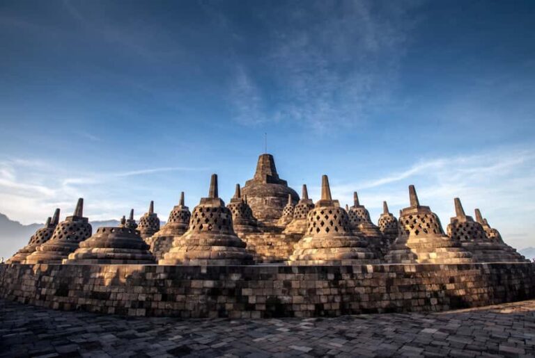 Yogyakarta: Setumbu Sunrise, Borobudur & Prambanan Day Tour - Transportation & Logistics