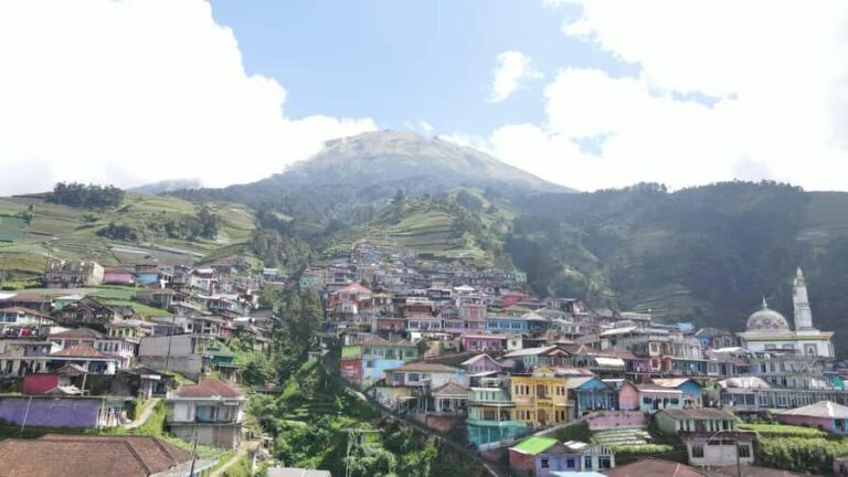 YOGYAKARTA: SILANCUR HIGHLAND/NEPAL VAN JAVA/BOROBUDUR - The Itinerary Breakdown