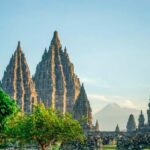 Yogyakarta: Sunrise Inside Borobudur and Prambanan Temples - What Travelers Say