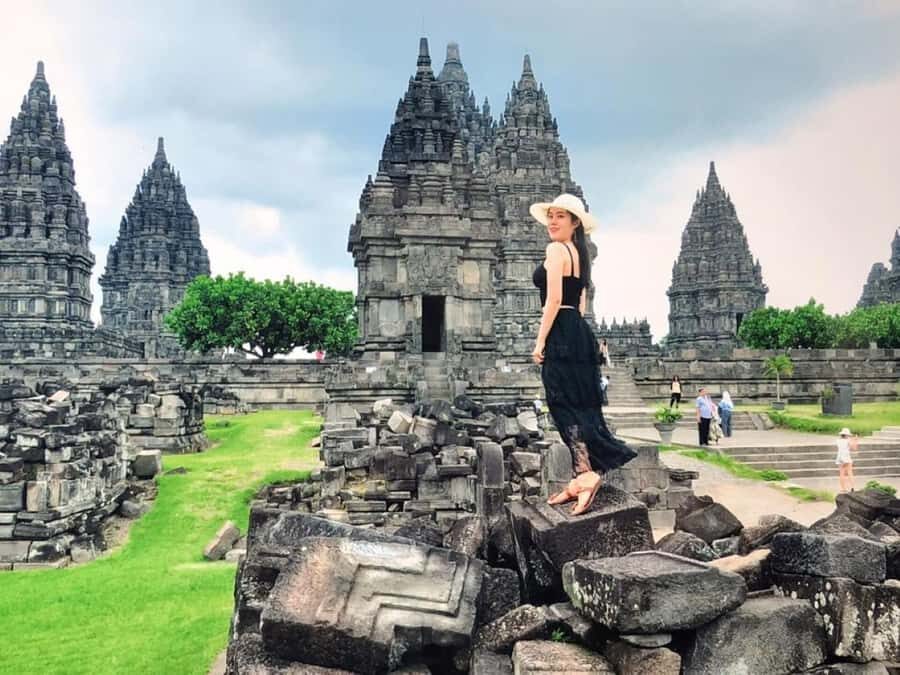 Yogyakarta: Tour Borobudur & Prambanan (Guaranteed climb) - Practical Tips to Maximize Your Tour