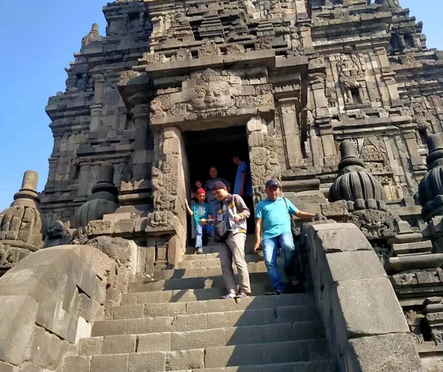 Yogyakarta: Transfer & Tour Borobudur and Prambanan Temples - Final Thoughts on Value and Suitability