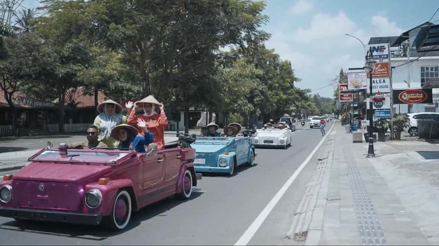 Yogyakarta : VW Borobudur English Guide Tour Medium Trip - An In-Depth Look at the Tour Experience