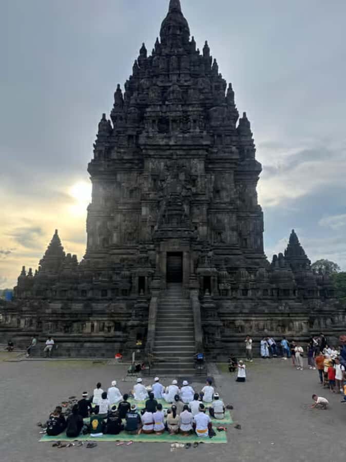 Yogyakarta:Mount Merapi Sunrise, Borobudur Climb & prambanan - Why Choose This Tour?