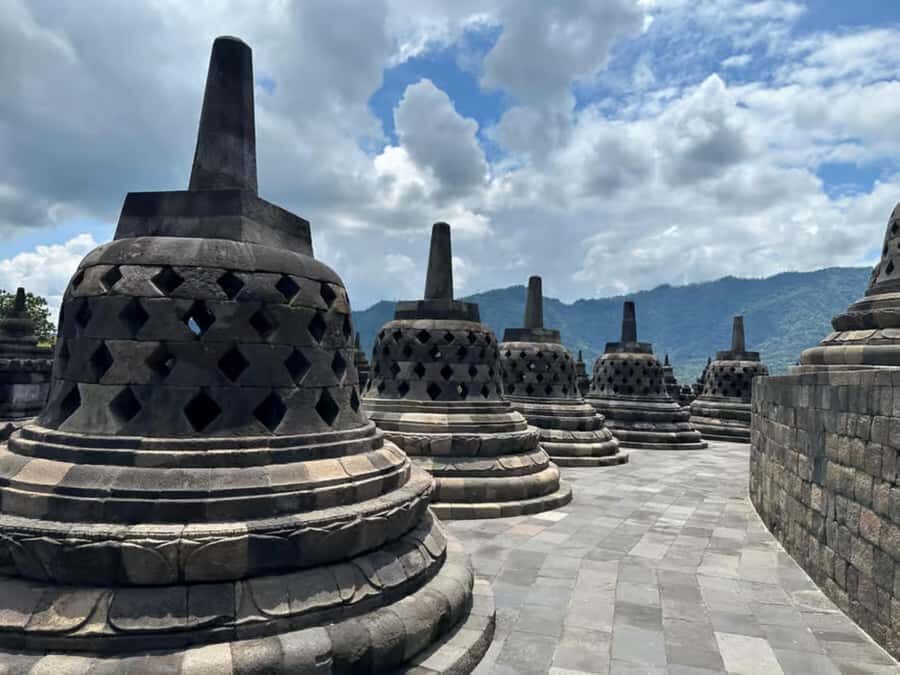 Yogyakarta:Mount Merapi Sunrise, Borobudur Climb & prambanan - Who Will Love This Tour?
