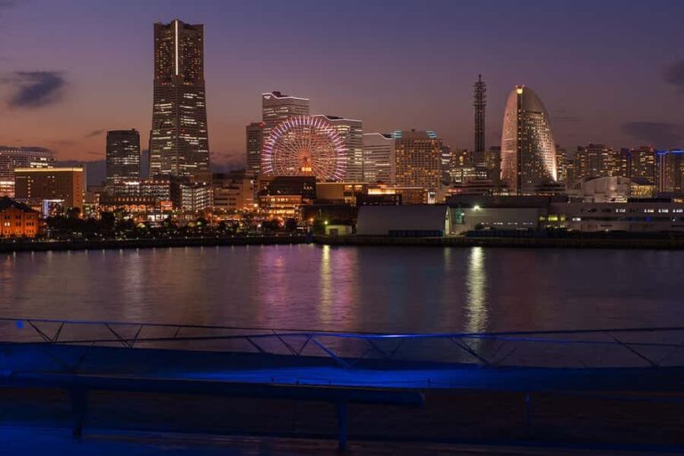 Yokohama Minatomirai: Bay Area Night Tour with Guide - The Itinerary in Detail