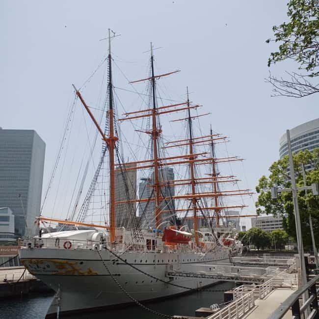 Yokohama: Tour with Coffee and Lunch - Who Should Consider This Tour?